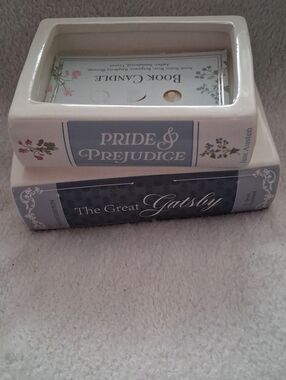 Novel Stack Decorative Book Soap Dish in Cream and Blue